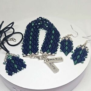 Czech Glass Hand Crafted Bracelet, Earrings and Pendant.  Navy and Green.